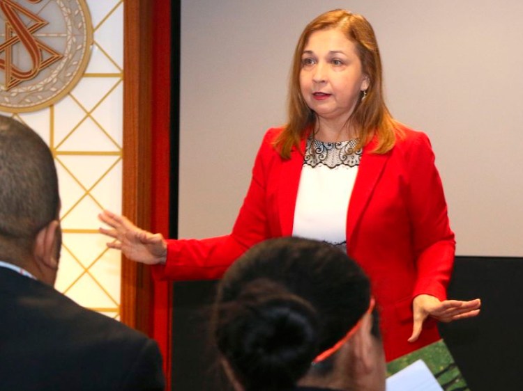 Un emprendedor exitoso se comunica de manera efectiva